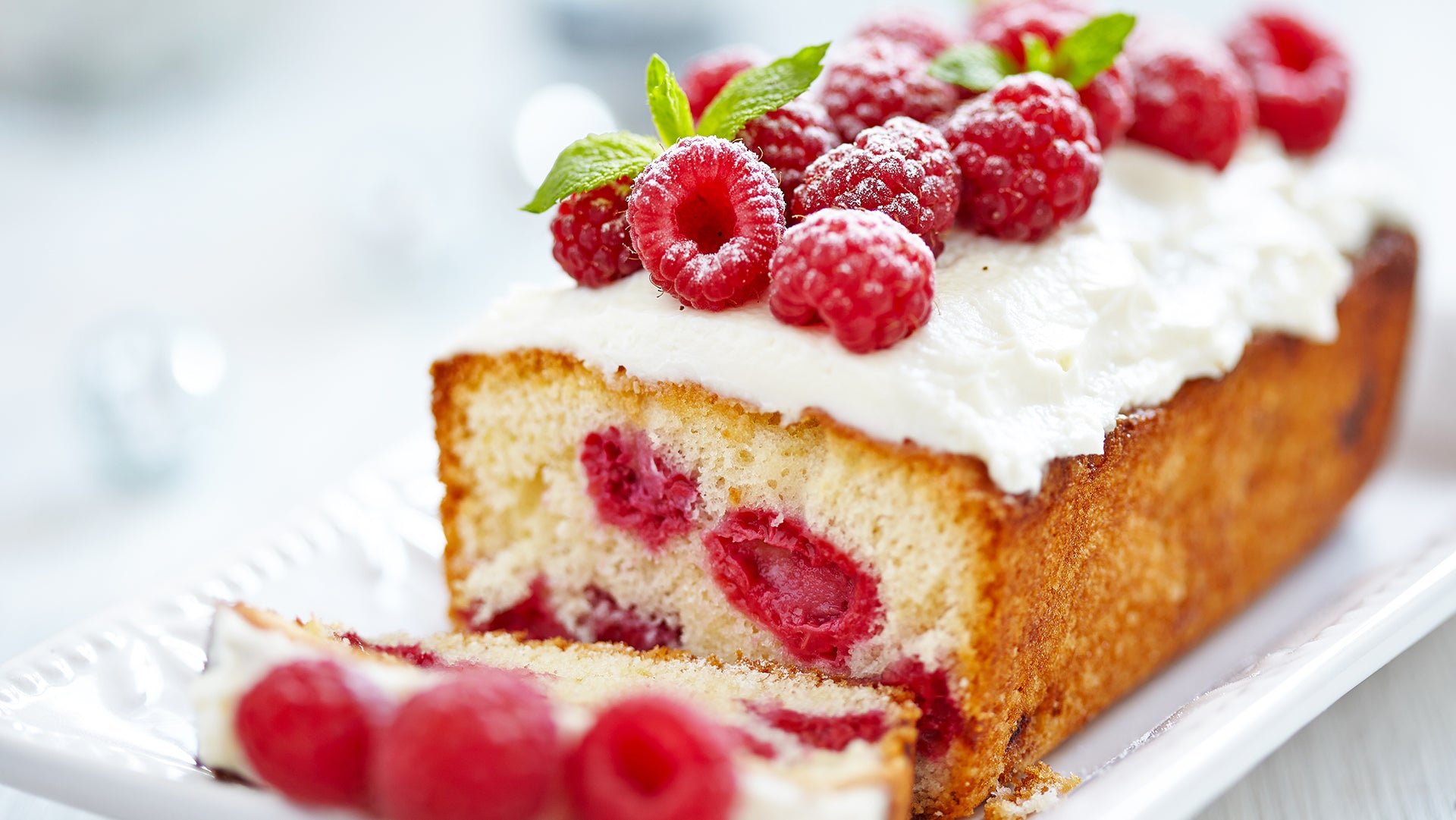 Creamy fruit cake